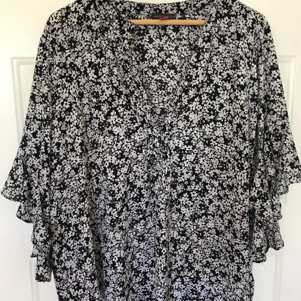 Vince Camuto Black and White Floral Blouse